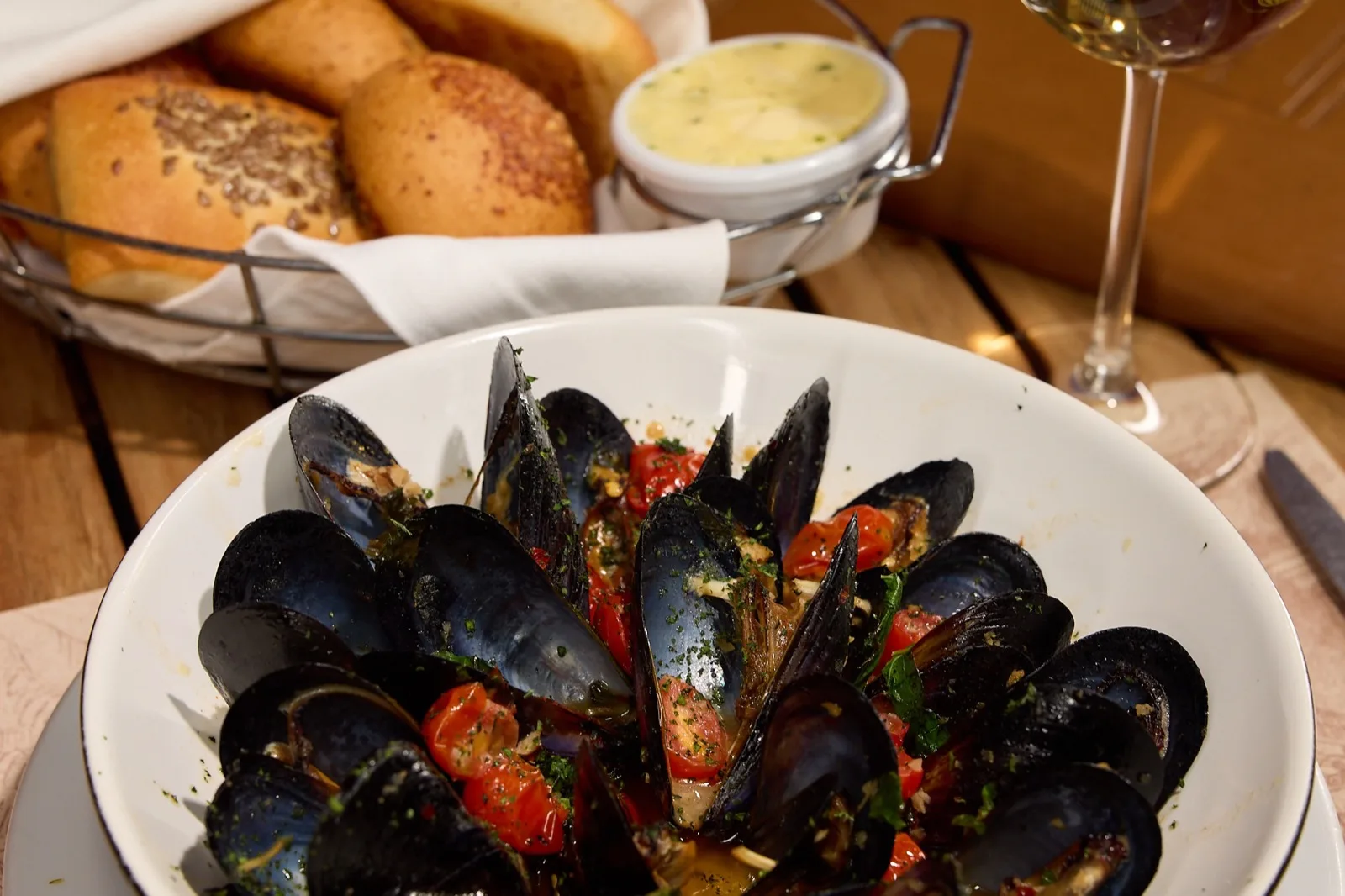 Cazuela de mejillones en salsa de Ave María